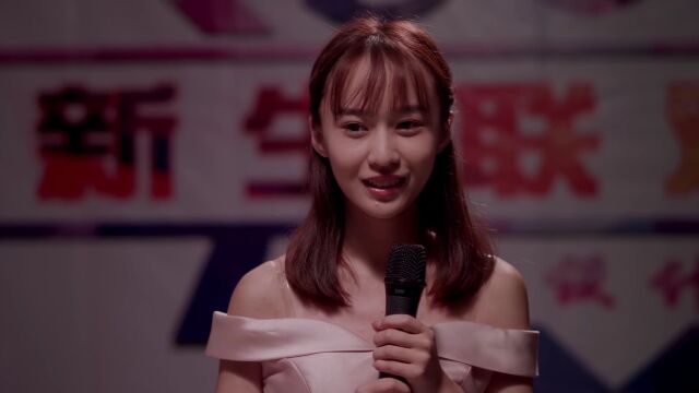 服装表演班霸气侧露的莫小邪