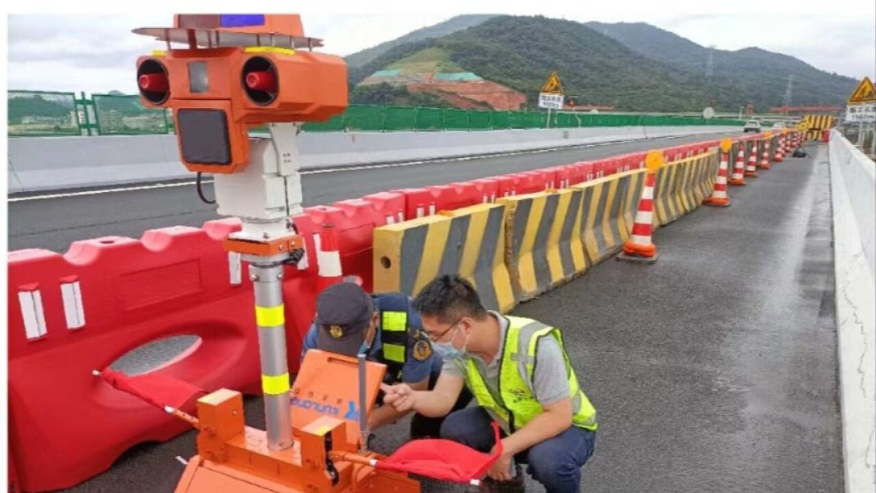 应对“三伏天”,广东这条高速公路“机器人”出动了!