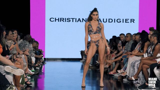 美国时装品牌Christian Audigier 2022年迈阿密秀场