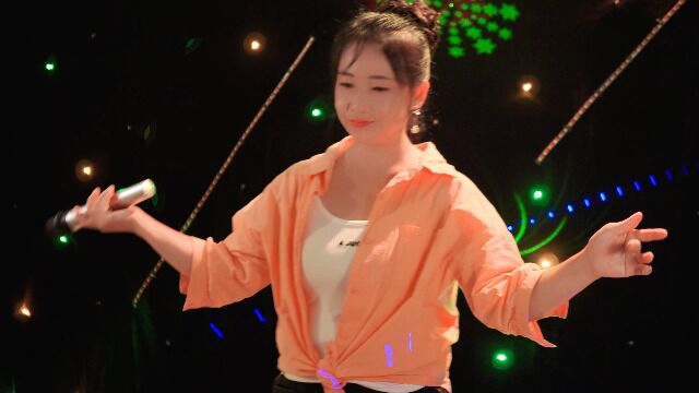 一曲dj版《舞女》,动感的旋律,好听上头