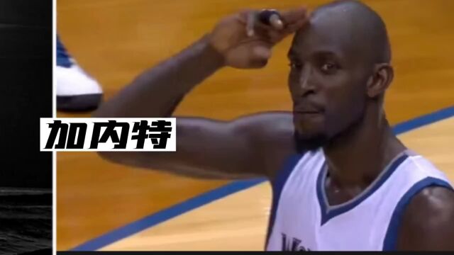 NBA狼王加内特最狂热的球迷,12年如一日,加内特将他的照片放在展示柜上