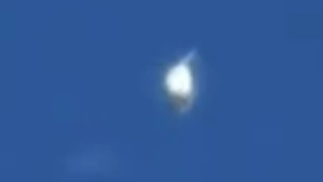 网友投稿!内蒙古呼和浩特天空的不明发光体UFO!