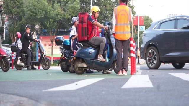 “浙江有礼ⷧ余'你同行”文明交通志愿活动