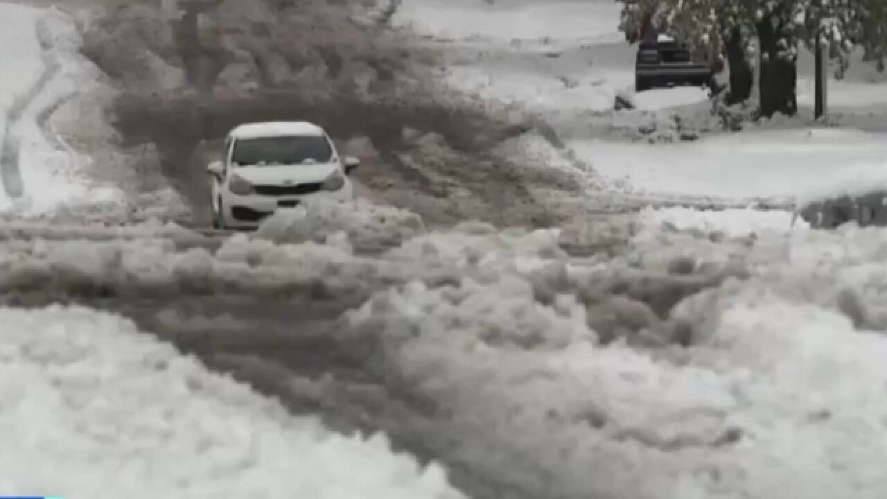 美国密歇根州马斯基根地区遭遇百年来同期最大降雪