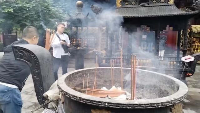 云游中国第一站:西安藏传佛教广仁寺,游客很多