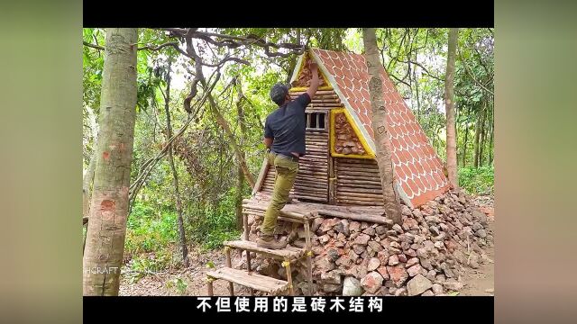 小黑搭建出砖木结构小别野原始技术野外建造解压