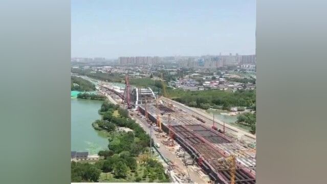 复兴大街市政化改造项目南三环泊水公园段建设正酣