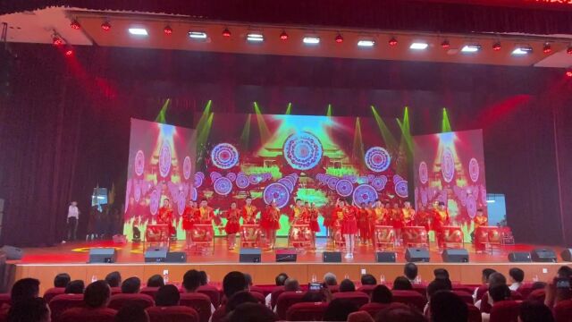 吴家山第三小学中国鼓表演