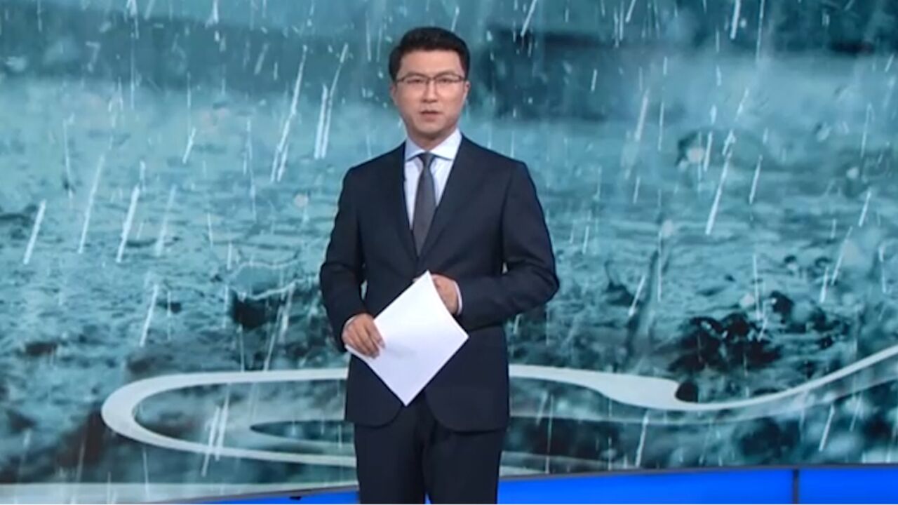 山西怀仁强降雨致多处积水,消防营救被困群众