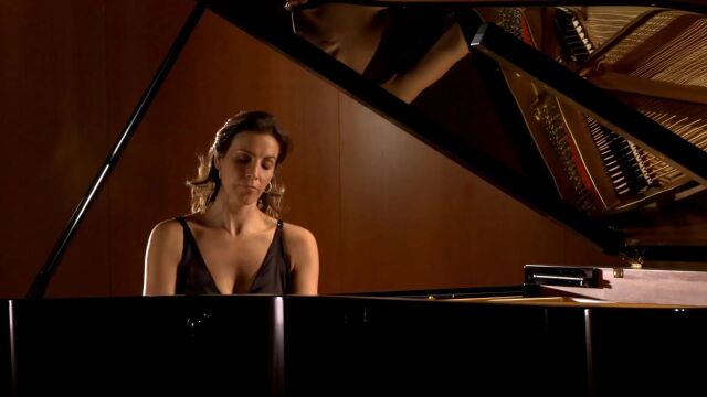 Cristina Casale plays 拉赫玛尼诺夫《音画练习曲》Op