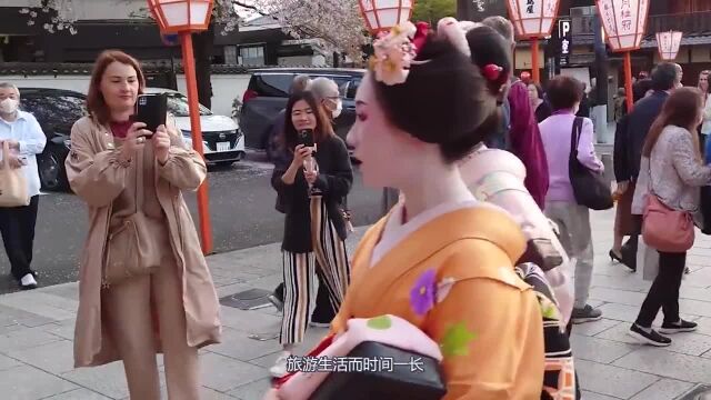 日本美女为啥不穿内衣?日本女生当场演示,终于明白啦