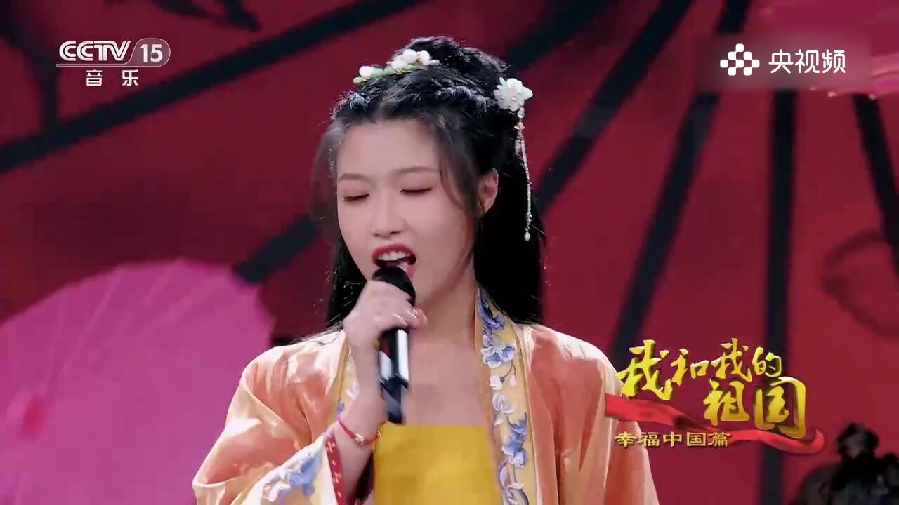 美女演唱《四季》,歌声唯美,让人眼前一亮