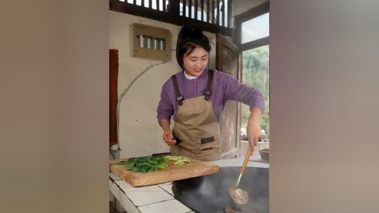 豆子也许就像人生,做起来很艰辛,闻起来酸酸的,但是经过勤劳的加工,就会变得喷香四溢.