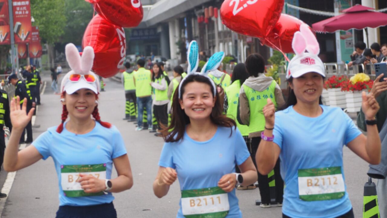 果然视频|2024济南奥体半程马拉松,女配速员们美丽又能跑