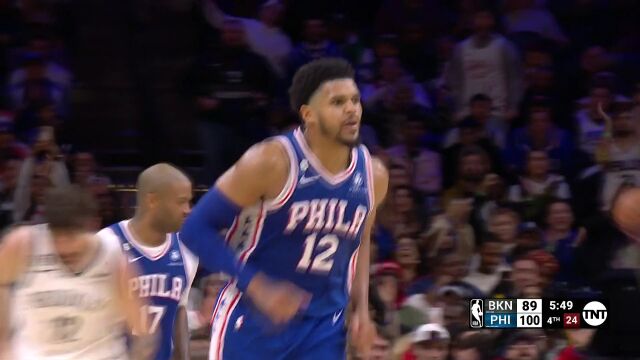 归来状态神勇！哈里斯无视防守后仰跳投稳稳命中