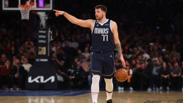 独行侠121-100尼克斯 东契奇哈达威合砍58+15率队上演15分逆转