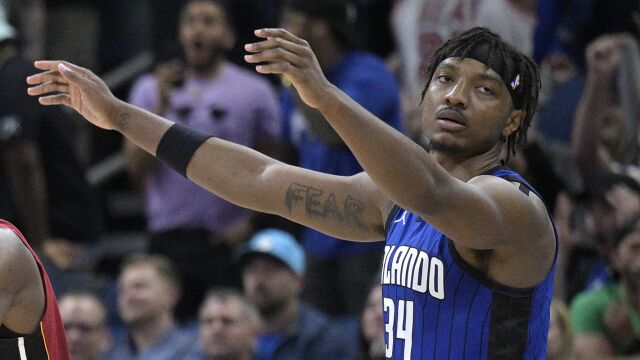 卡特vs热火集锦 全场砍下27+11高效进攻助球队主场取