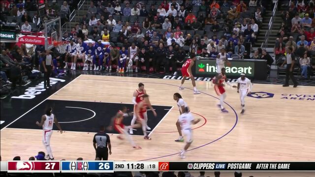 反复蹂躏你的篮下！摩西-布朗旱地拔葱连续扣篮扣到爽