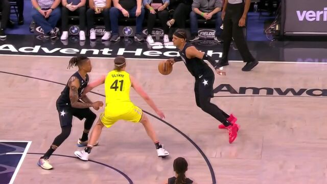 我的主场我要为所欲为！班凯罗双手暴扣吓坏奥利尼克