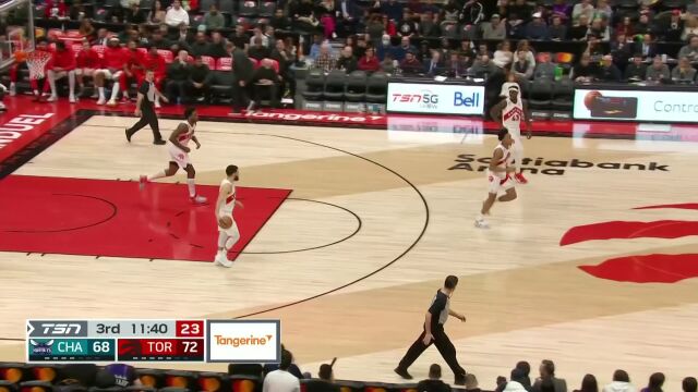 兜兜转转终于找到机会 罗齐尔翻身跳投稳稳命中