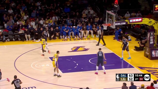 伍德挡拆切入暴扣 拖布连续命中加倍回敬展柔和手感