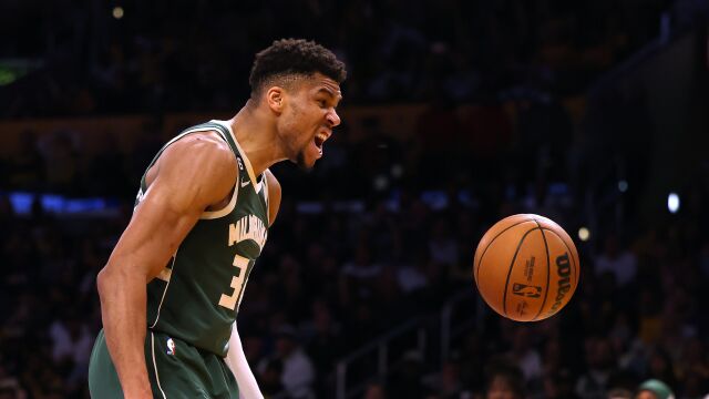 字母哥vs湖人集锦 38+10+6再度轰下逆天数据