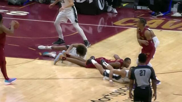 如入无人之境 米切尔直捣黄龙飘逸上篮