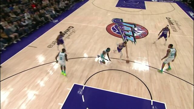 马尔卡宁高举高打举火烧天 康利借掩护直接拔三分