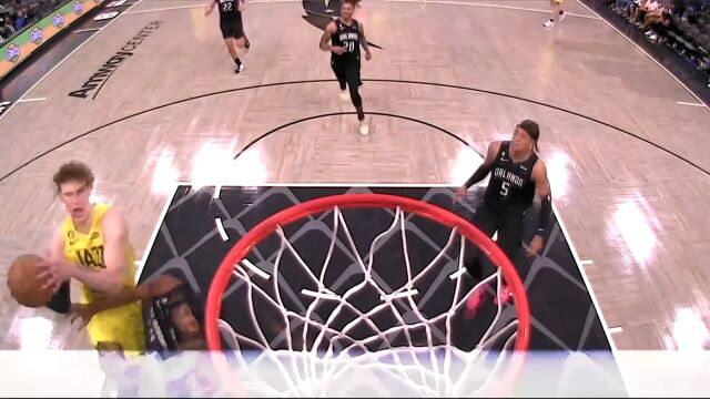 奥利尼克中场做轴 马尔卡宁滑翔上篮打成2+1