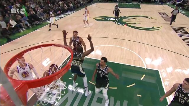 防守啥的一点不虚 库明加千里奔袭轻松上篮