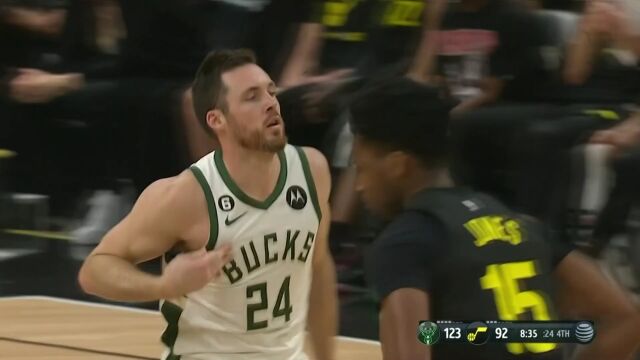 打完收工！康诺顿末节献超远三分+抢断飞扣