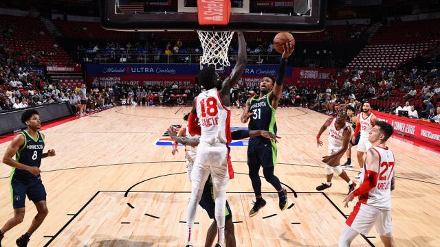 森林狼93-99老鹰 马丁25+9威廉姆斯23分4篮板难救主
