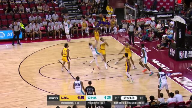 硬刚防守！麦克格温斯翻身跳投稳稳命中