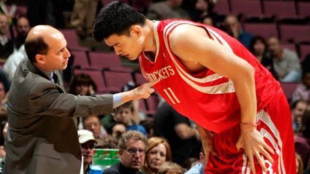 杰夫-范甘迪做客腾讯前方演播席：看到约基奇比赛时想起了姚明