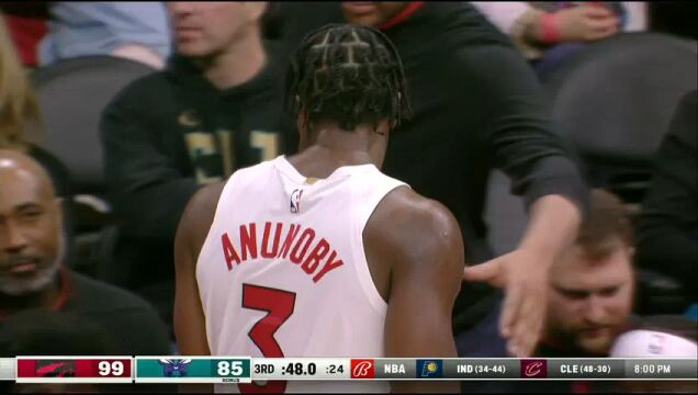 NBA常规赛：猛龙vs黄蜂第3节英文原声回放