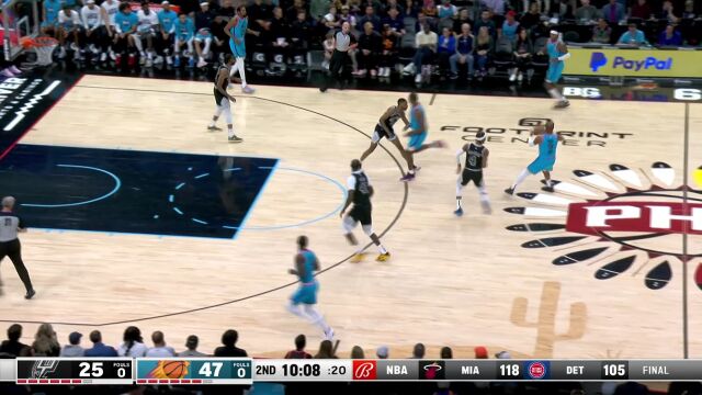 吃饼吃到撑 比永博篮下连续接球送上暴扣