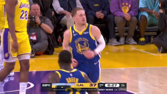 勇士奇兵天降 迪文琴佐突破上篮命中打停湖人