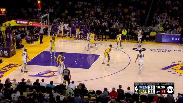 身体的强势对抗 罗迪内线强吃詹姆斯打成2+1