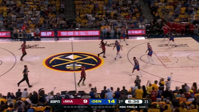 戈登篮下再次强硬打进2分 王子星：除了巴特勒和阿德巴约之外随便吃