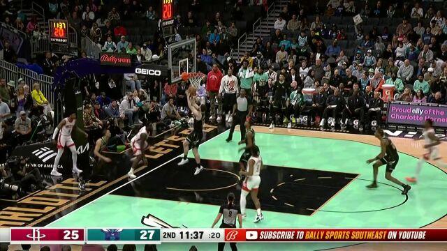 开始秀起来了！ 麦克格温斯假投真传米凯卢克两分轻松打进