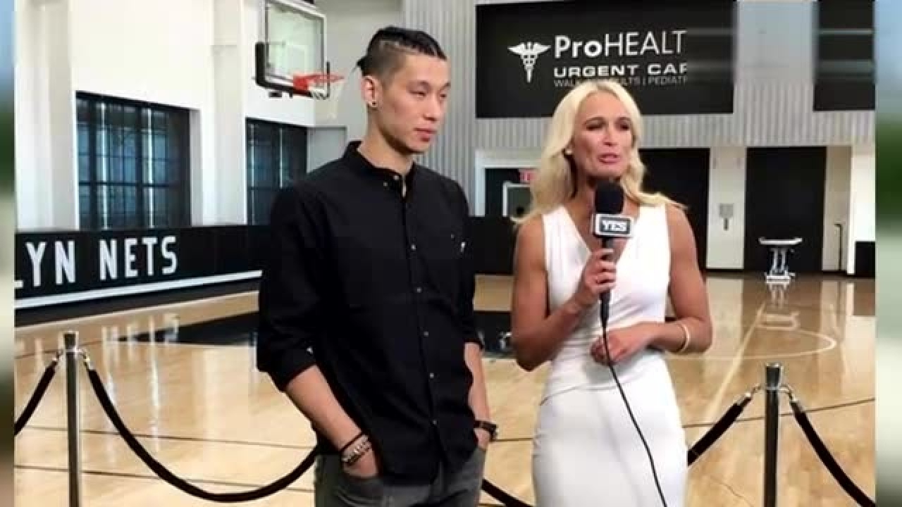 林书豪怪异发型亮瞎眼 抢镜NBA篮网新援发布会