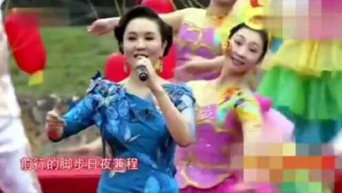 王莹演唱《阳光路上》，浑然天成，听几遍都不会腻！