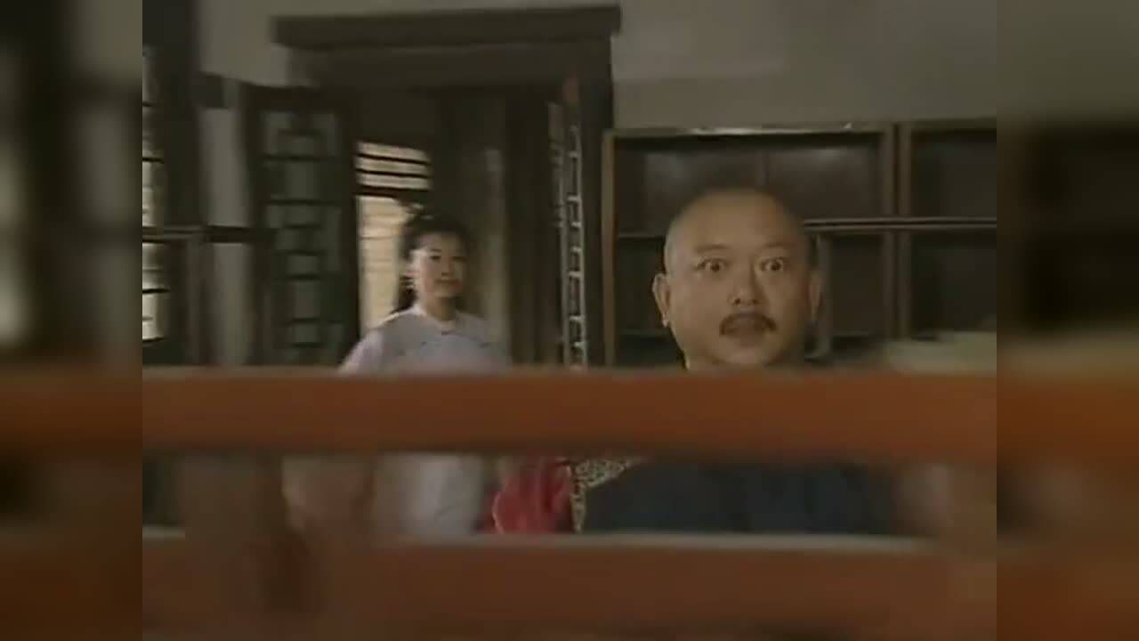 和珅受胁迫说出冤案真相,纪晓岚背和珅上朝,乾隆为颜骥案平反