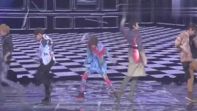 韩国男团SHINee现场演唱《Clue》,帅气满分,为你们打call