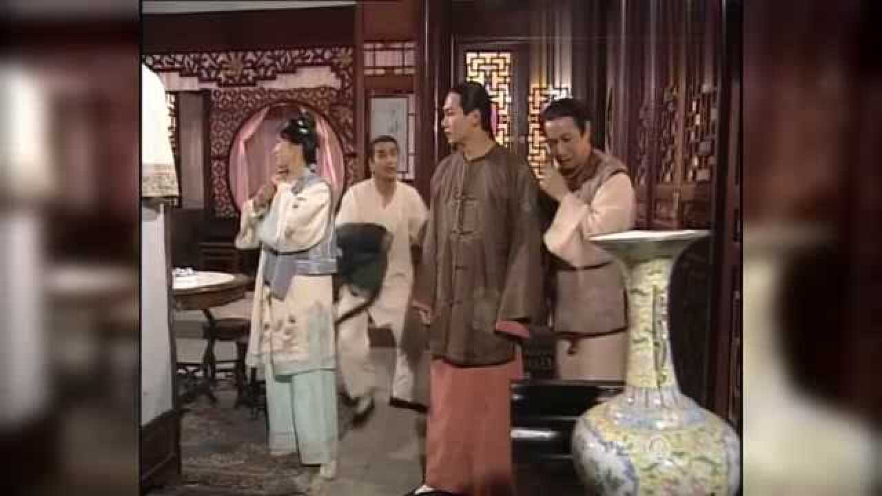 苗翠花方德甩下一叠银票给苗翠花以后要做一年的挂名夫妻
