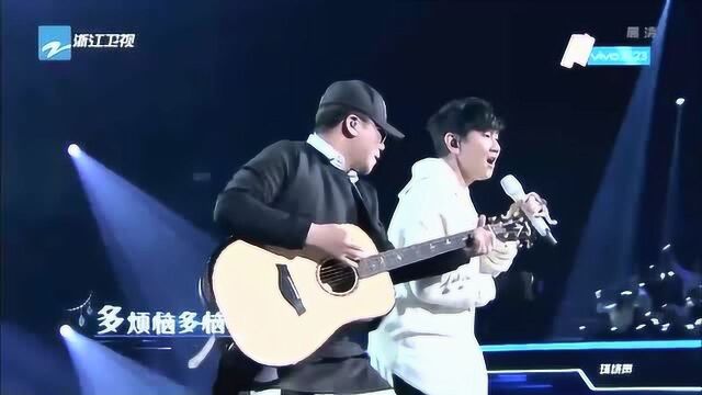 《梦想的声音》:黄冠龙吉他伴奏助阵林俊杰《爱情多恼河》,惆怅回味!