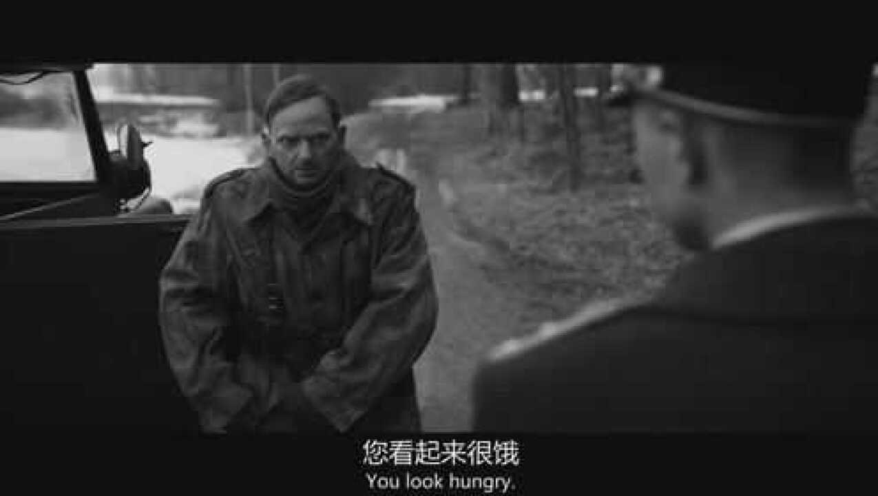 冒牌上尉看着这个士兵饿了三天我觉得错的是战争不是人民