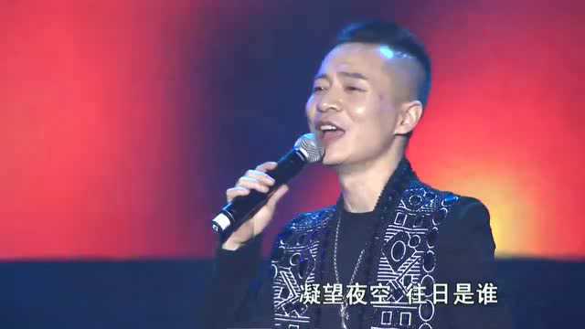 陌陌直播年度盛典:男主播演唱《古惑仔》主题曲,想知道歌的名字