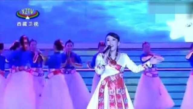 藏族歌手多哇才吉演唱《相伴天涯》歌声唯美,情真意切