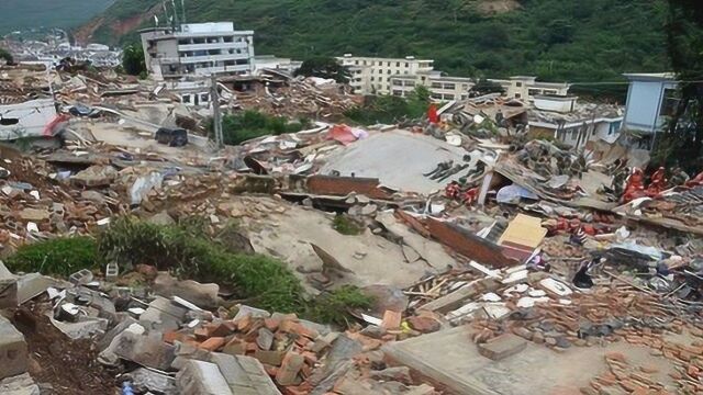 四川宜宾突发地震,12人遇难125人伤亡,现场画面触目惊心!